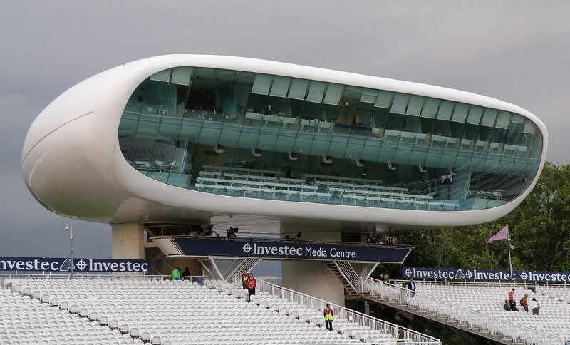 Tiskové centrum na kriketovém stadionu v Londýně také navrhoval Jan Kaplický