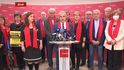 Josef Středula na tiskovce odborů: Odboráři vytáhli červené šály (21.11.2023)