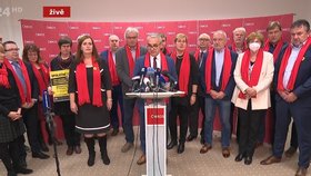 Josef Středula na tiskovce odborů: Odboráři vytáhli červené šály (21.11.2023)
