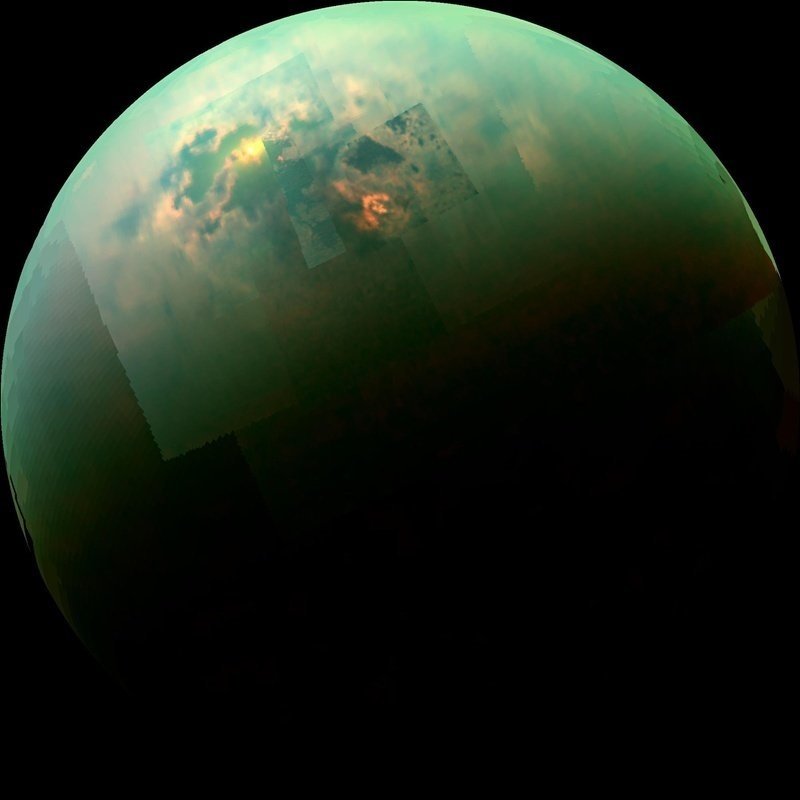 Severní pól Titanu na snímku ze sondy Cassini