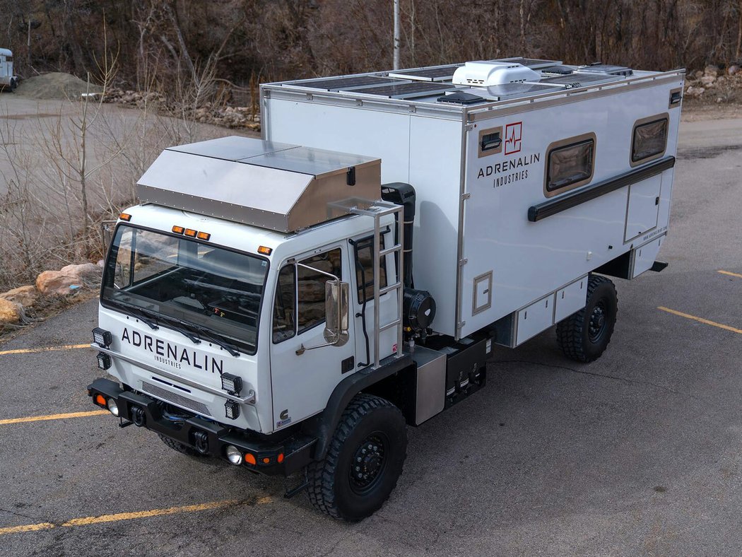 Titan XD 4400 4×4 Camper Conversion