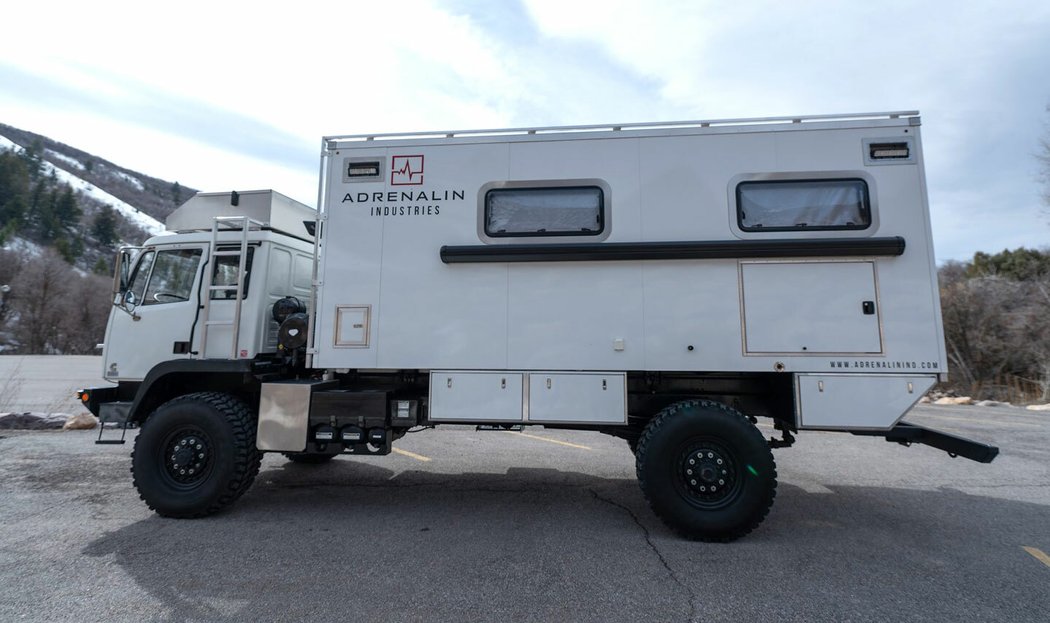 Titan XD 4400 4×4 Camper Conversion