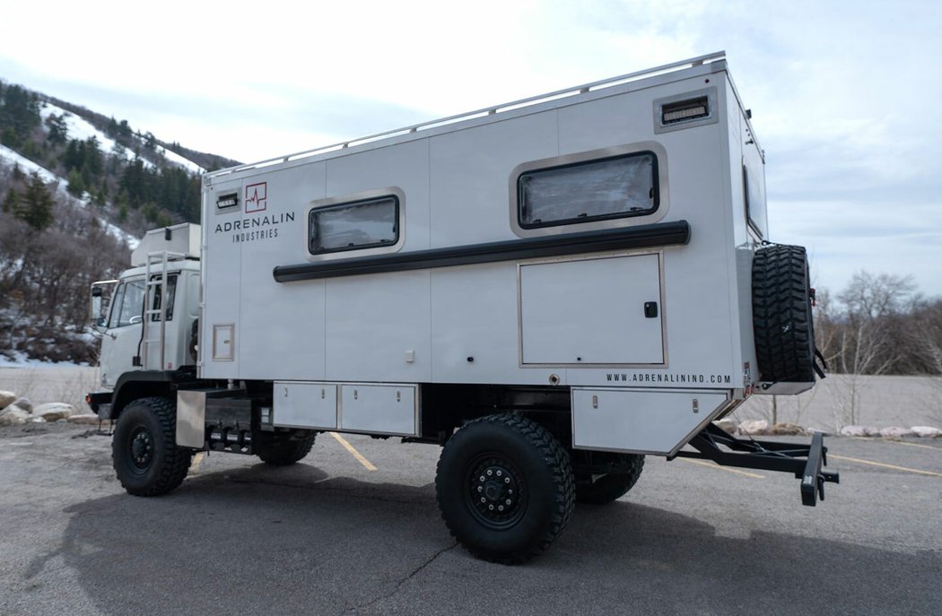 Titan XD 4400 4×4 Camper Conversion