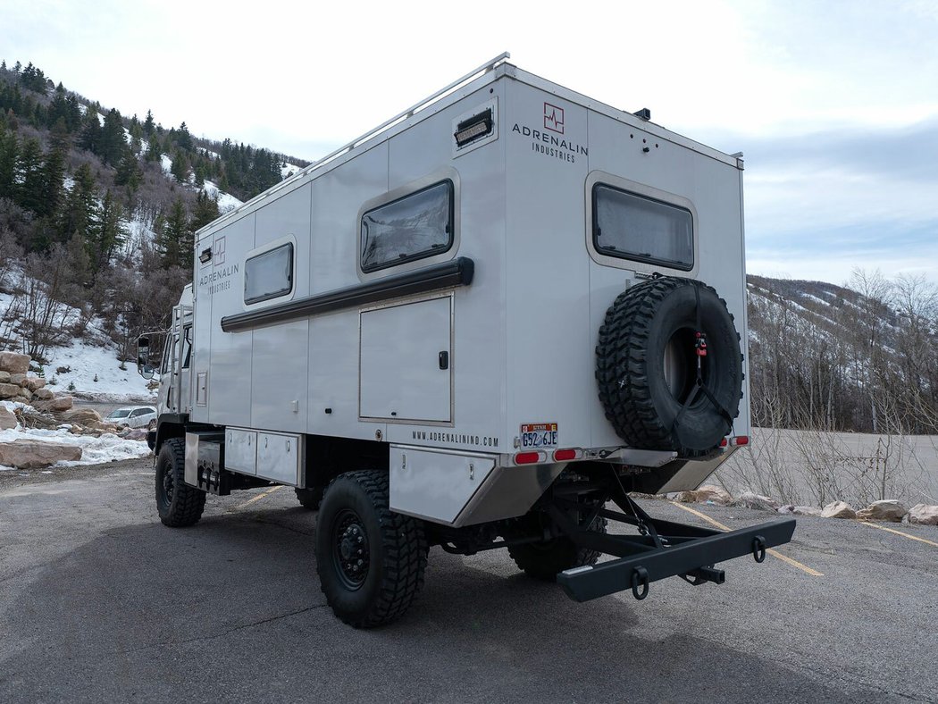 Titan XD 4400 4×4 Camper Conversion