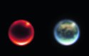 Vlevo je snímek Titanu přes filtr citlivý na spodní atmosféru. Vpravo je složený snímek z fotografií přes různé filtry