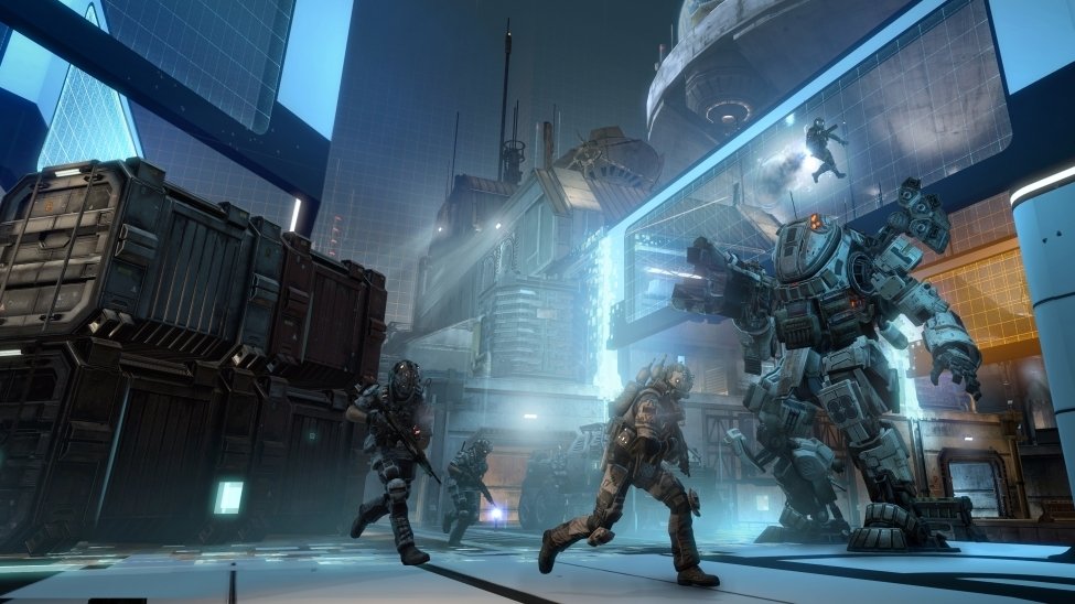 Titanfall je nejlepší multiplayerovou akcí roku 2014.