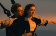 Leonardo DiCaprio a Kate Winslet se od dob natáčení Titanicu stali nejlepšími přáteli.Herečka často DiCapria zmiňuje v děkovných řečech při udílení cen.