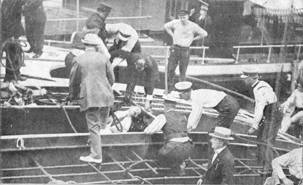 Tragédie &#34;českého Titaniku&#34;: V převráceném parníku zahynulo 220 Čechů, nikdo nebyl potrestán