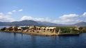 Umělé ostrovy na jezeře Titicaca