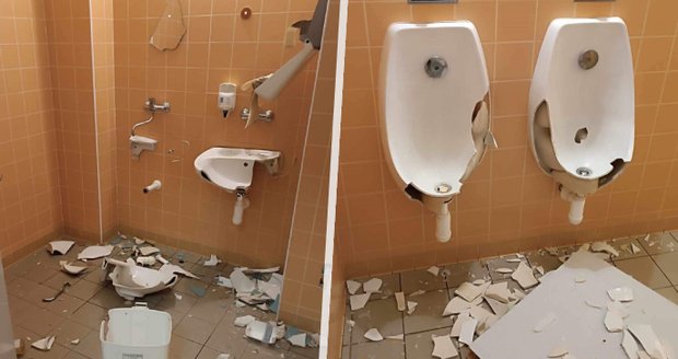 Zničené dveře, umyvadla i pisoáry: Vandal brutálně zdemoloval záchody v pelhřimovské nemocnici!