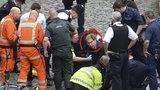 Hrdina londýnského útoku: Pobodaného policistu se snažil oživit poslanec