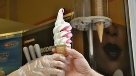 Hygienici kontrolovali točenou zmrzlinu v Praze: Víc než polovina nevyhověla předpisům!