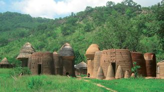 Hliněné hrady potřené kravskými lejny. To je kuriózní památka UNESCO v africkém státě Togo