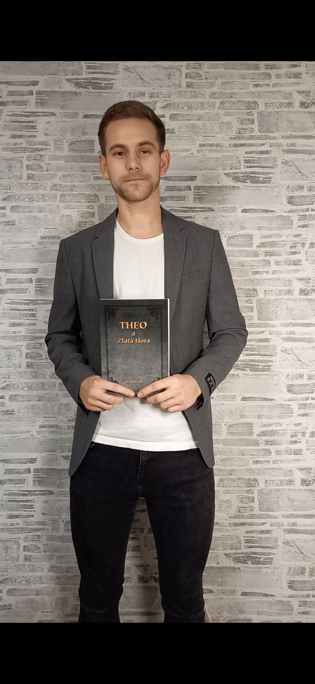 Fotbalista Tomáš Ťok se svojí knihou