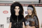 Zpěvák Bill Kaulitz a kytarista Tom Kaulitz z německé kapely Tokio Hotel