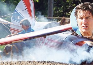 Tom Cruise spadl s malým letadlem stejně jako v březnu jeho o dvacet let starší kolega Harrison Ford.