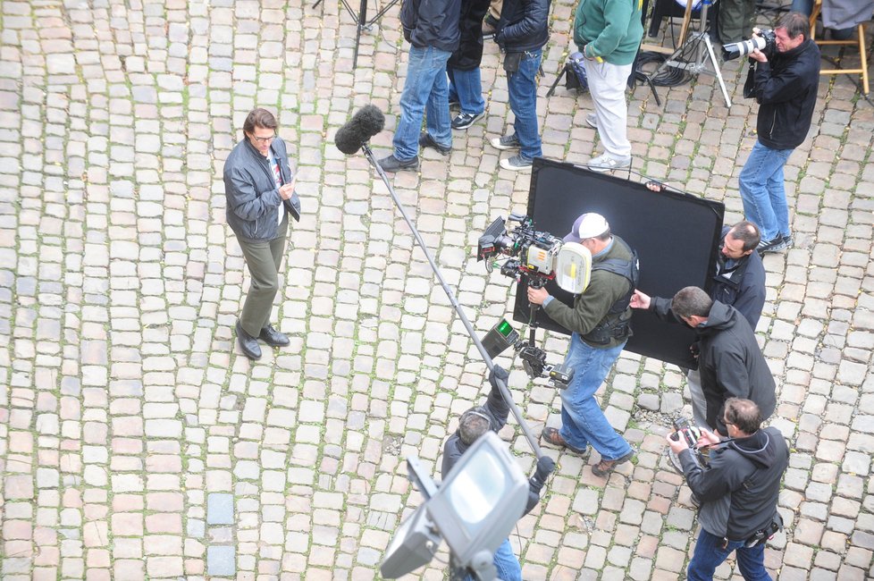 Tom Cruise a filmový štáb při natáčení
