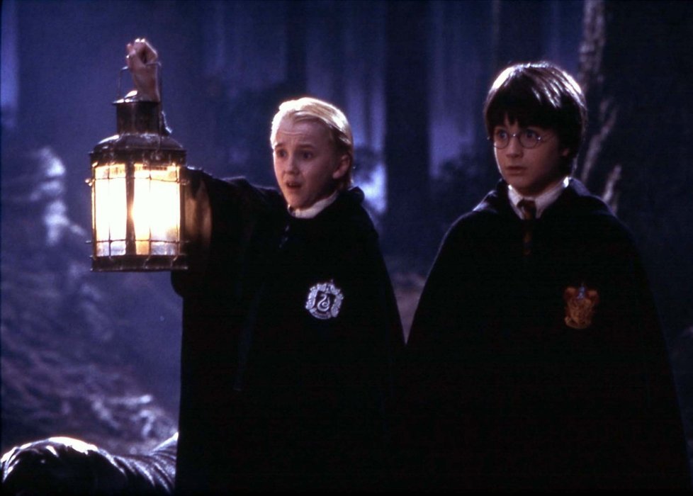 Tom Felton (vlevo) v prvním díle ságy o Harrym Potterovi
