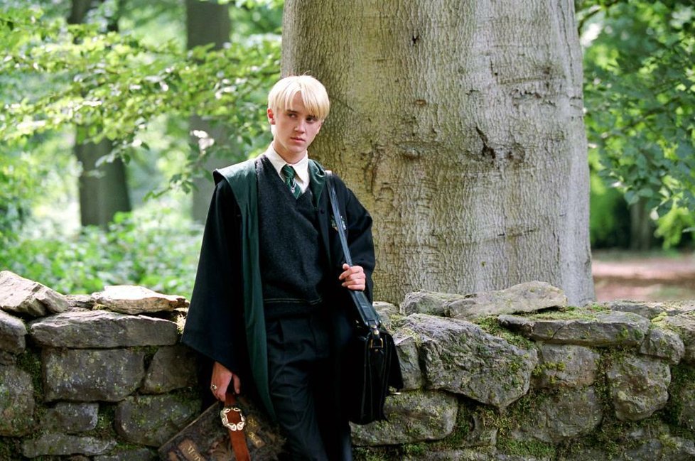 Od roku 2000 se na 10 let stal Tom Felton zmijozelským studentem Draco Malfoyem v sérii filmů Harry Potter. Draco se dá pokládat za jednoho z hlavních záporáků, ač nevraždil či neunášel, byl Harryho rivalem.