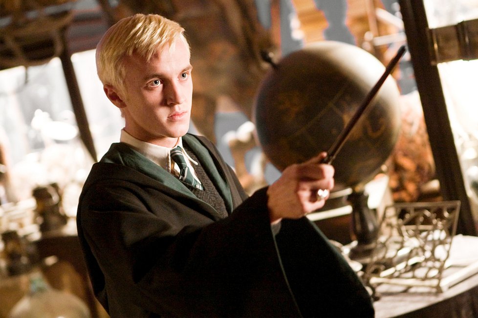 Od roku 2000 se na 10 let stal Tom Felton zmijozelským studentem Draco Malfoyem v sérii filmů Harry Potter. Draco se dá pokládat za jednoho z hlavních záporáků, ač nevraždil či neunášel, byl Harryho rivalem.