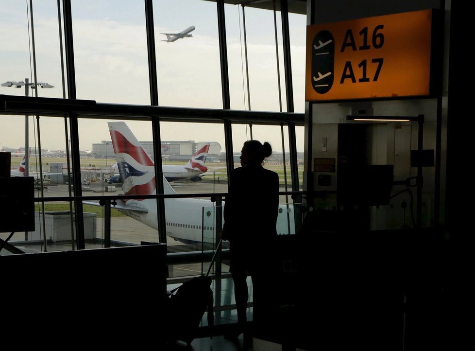 Nejvytíženější letiště v Londýně Heathrow. Angličan tam našel domov.