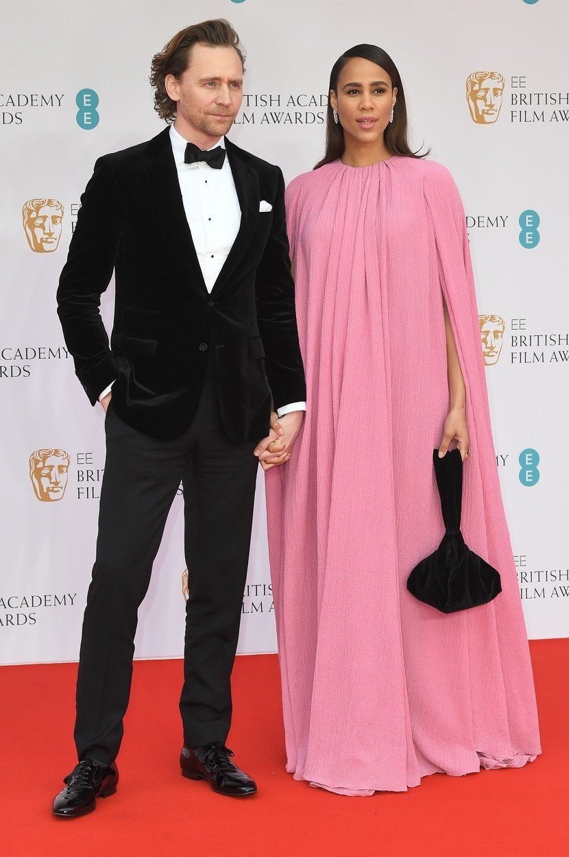 Ceny BAFTA 2022:  Tom Hiddleston a Zawe Ashton