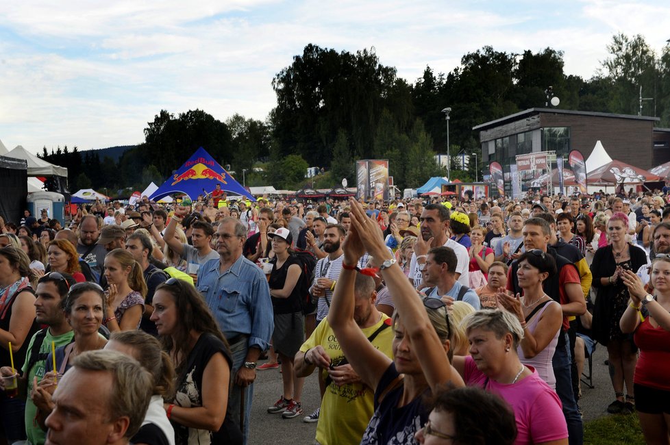 Fanoušci na festivalu Benátská noc.