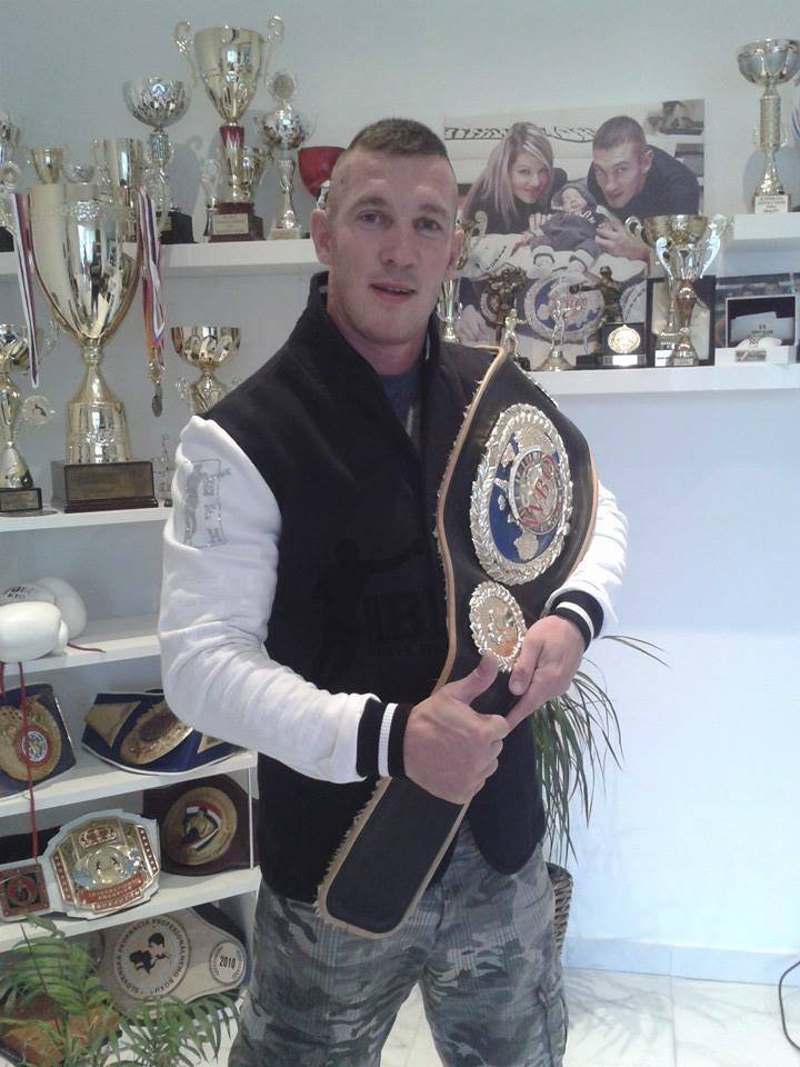 Profesionální slovenský boxer Tom Kid Kovács pomohl policii dopadnout muže podezřelého z vraždy Kristiny