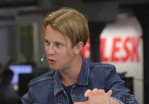 Tom Odell promluvil o novém albu, kariéře i popíjení v Praze