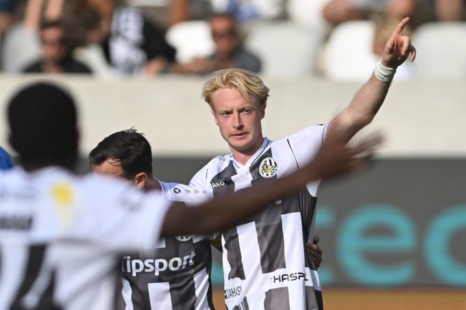 ONLINE: Baník zase prohrává, Hradci vrátil vedení Slončík. Jablonec vede nad Slováckem ONLINE: Baník zase prohrává, Hradci vrátil vedení Slončík. Jablonec vede nad Slováckem