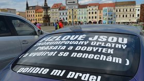 2013: Takhle před třemi lety parkoval Bartyzal své bentley na náměstí v centru Českých Budějovic.