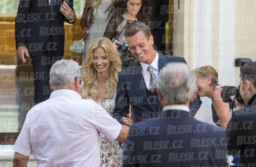 Tennis champ Berdych marries model Ester Satorova