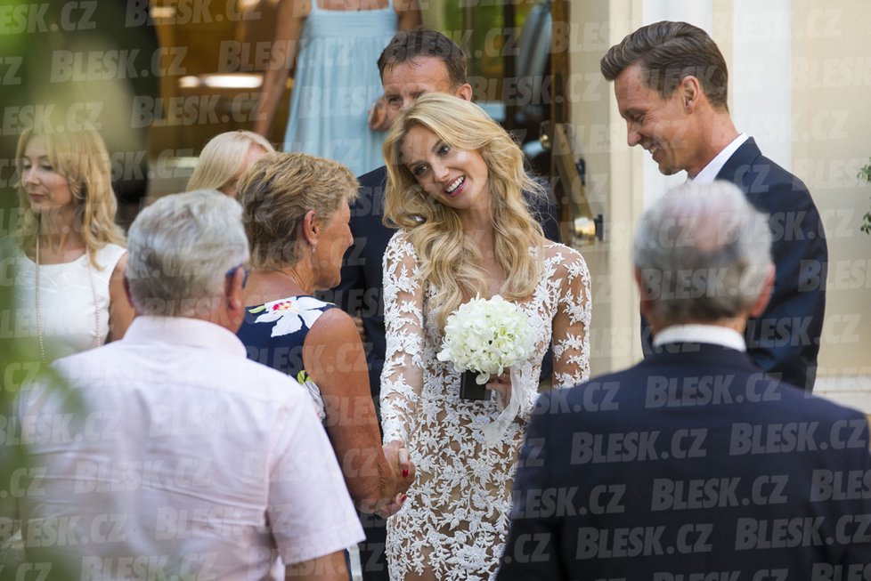 Tennis champ Berdych marries model Ester Satorova