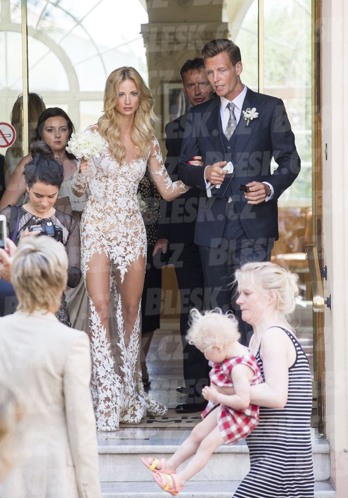 Tennis champ Berdych marries model Ester Satorova