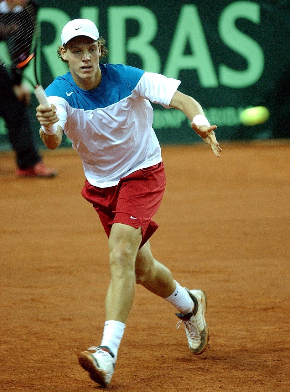 Rok 2009 jako by byl teprve příjemným znamením toho, co bude v Davis Cupu následovat. Spolu se Štěpánkem pomáhá českému týmu do finále. Češi na titul ještě nemají, se Španělskem s Nadalem a Ferrerem v čele podléhají 0:5.
