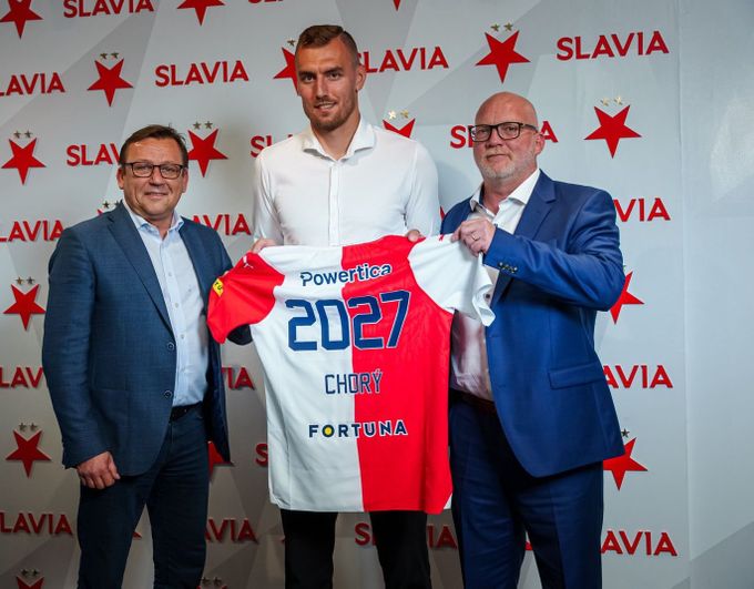 Další štace Chorého? Asi cizina. Náznaky jsou i ze Saúdské Arábie, říká agent Nehoda Další štace Chorého? Asi cizina. Náznaky jsou i ze Saúdské Arábie, říká agent Nehoda