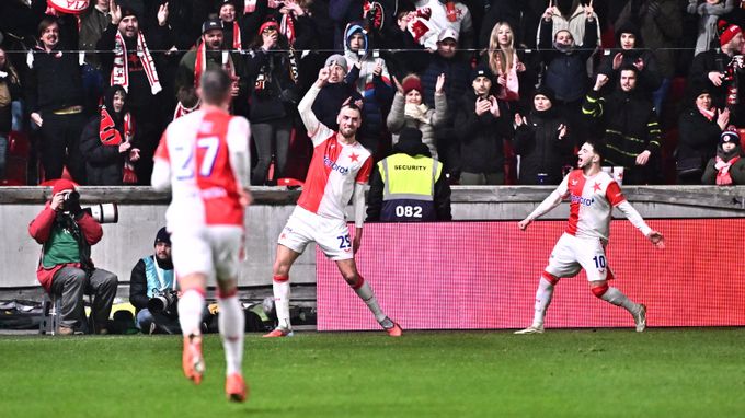 ONLINE: Slavia - Jablonec 2:1. Domácí jdou rychle znovu do vedení. Chorý dal penaltu ONLINE: Slavia - Jablonec 2:1. Domácí jdou rychle znovu do vedení. Chorý dal penaltu