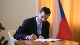 Státní tajemník na ministerstvu dopravy Tomáš Čoček dostal nejvyšší odměnu za první pololetí roku 2016.