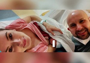 Tomáš Dastlík se fotkami z porodnice pochlubil novorozeným synem Štěpánkem