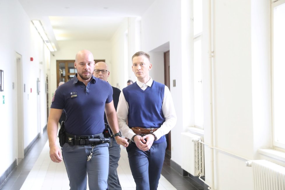 Tomáš Fiala dostal za brutální vraždu pár z Bubenči 25 let vězení.