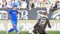Petr Hodouš brankáře Tomáše Frühwalda překonal, jeho gól ale neplatil