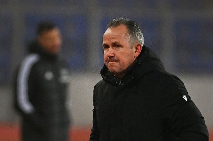 Bylo to křečovité, ale je to o koncentraci, ne systému, řekl Galásek. Nahradí ho Smetana? Bylo to křečovité, ale je to o koncentraci, ne systému, řekl Galásek. Nahradí ho Smetana?