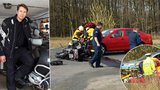 Moderátor Hauptvogel boural na motorce: Letěl 15 metrů. Otevřené zlomeniny, musel pro něj vrtulník