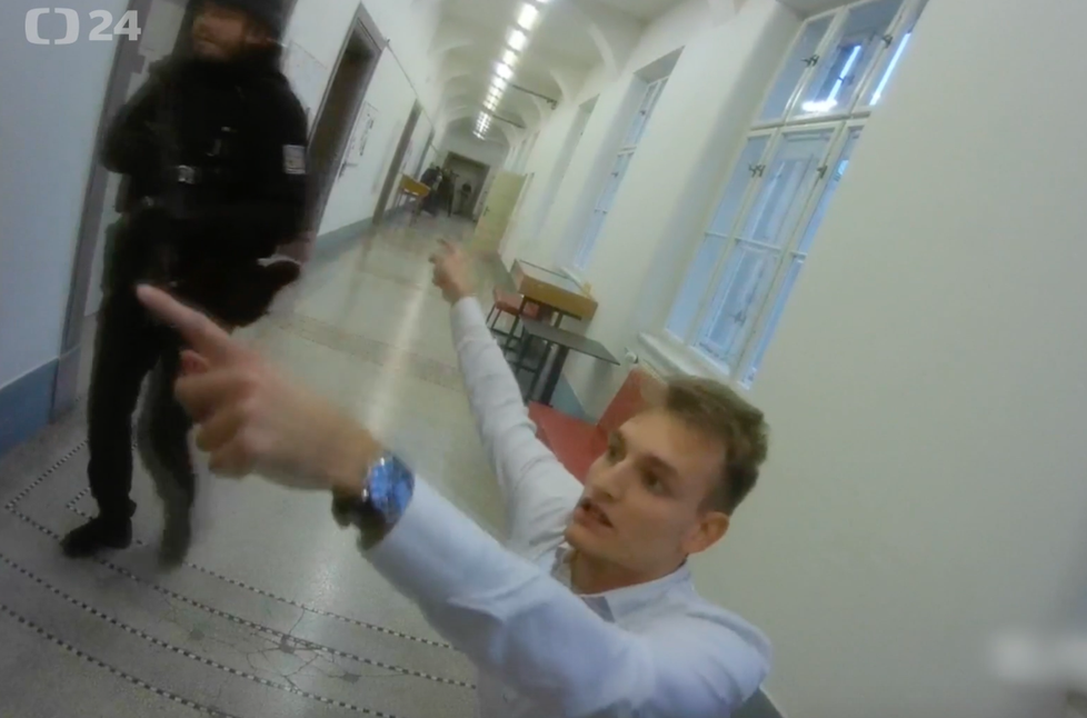 Student historie Tomáš Hercík běžel varovat před vrahem na filozofické fakultě.