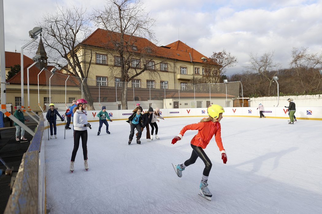 Hokejová legenda Jelínek končí jako správce kluziště Na Františku.