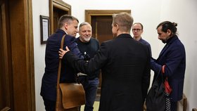 Soud zpěváka Tomáše Kluse a bezpečnostního analytika Milana Mikuleckého (25. 9. 2025)
