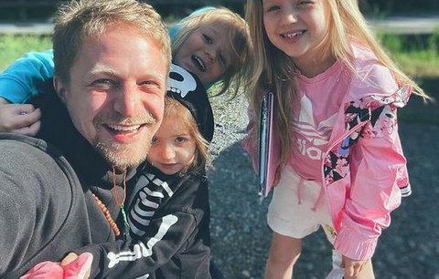 Tomáš Klus: Život ve dvou místnostech nás naučil zákonům smečky