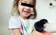 Děti Tomáše Kluse si kuřátko Oreo oblíbily