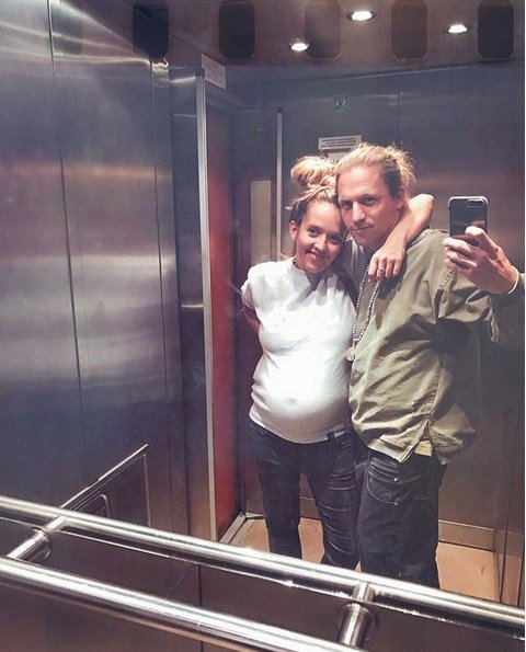 Tomáš Klus ještě s těhotnou manželkou Tamarou