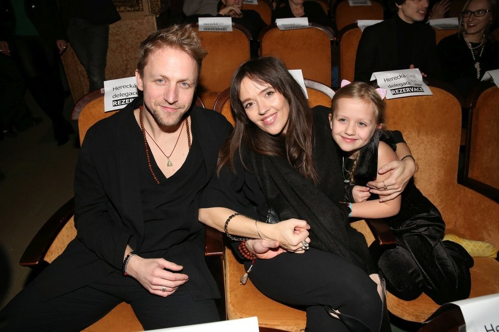 Tomáš Klus s manželkou a dcerou Josefínou